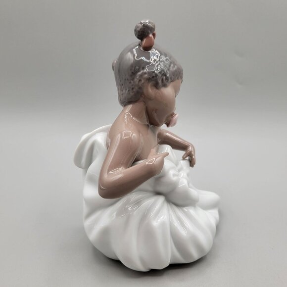 Lladro NAO Our Little Girl Porcelain Figurine Treasured Memories Rafael Lozano